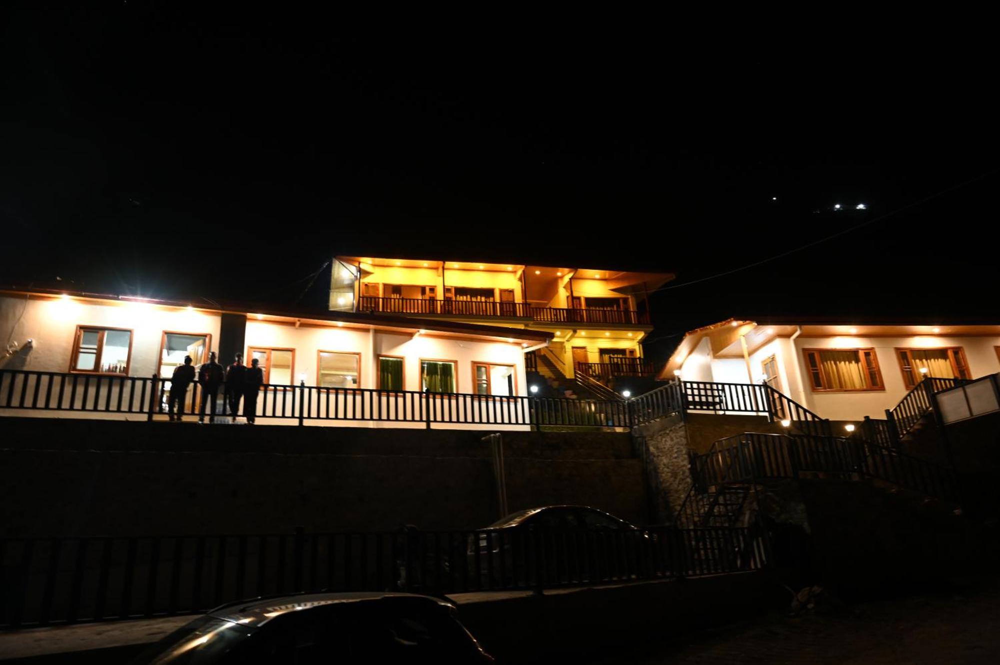The Vintage Hill Village - Himalayan Boutique Resort Канатал Экстерьер фото
