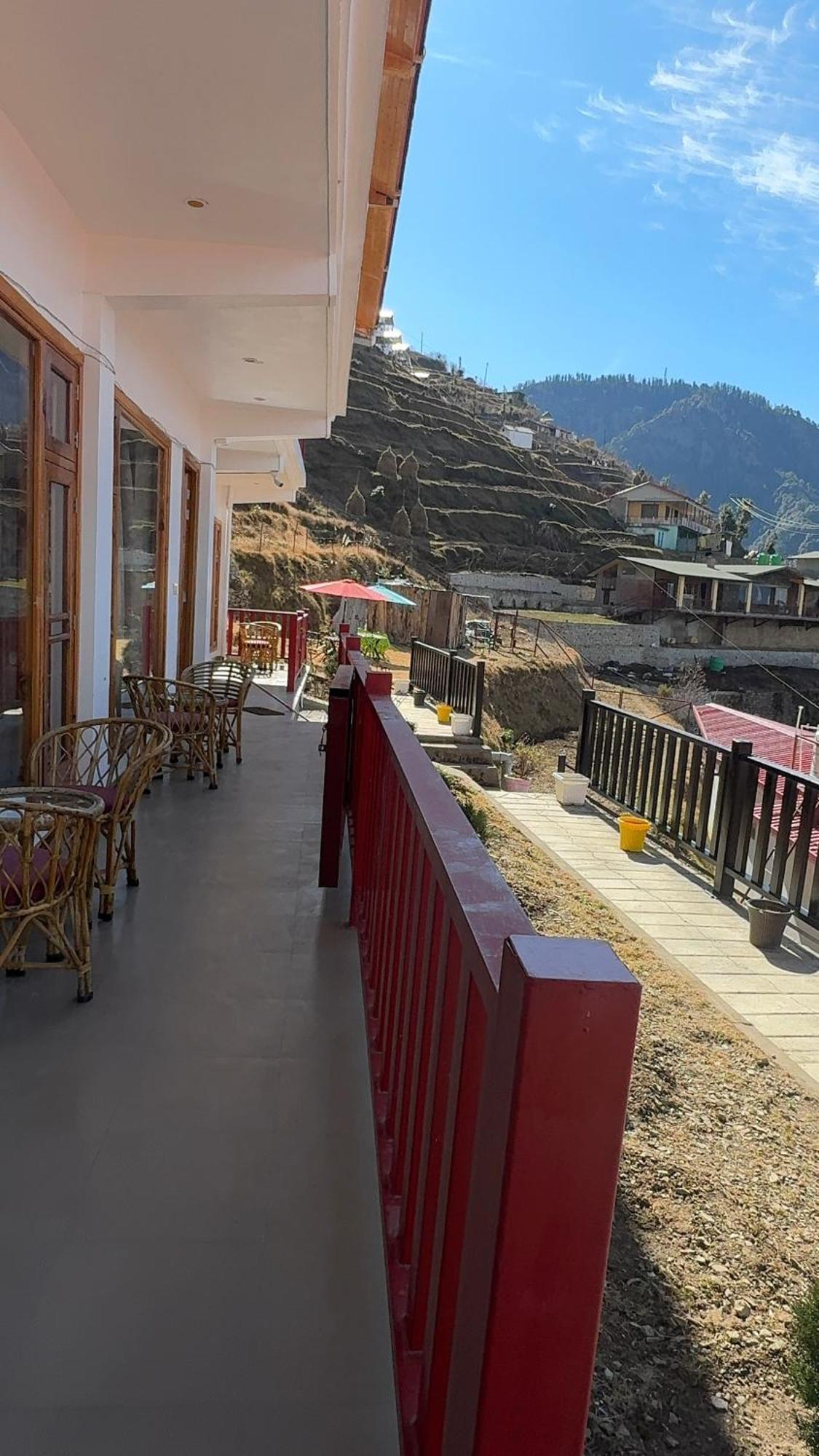 The Vintage Hill Village - Himalayan Boutique Resort Канатал Экстерьер фото