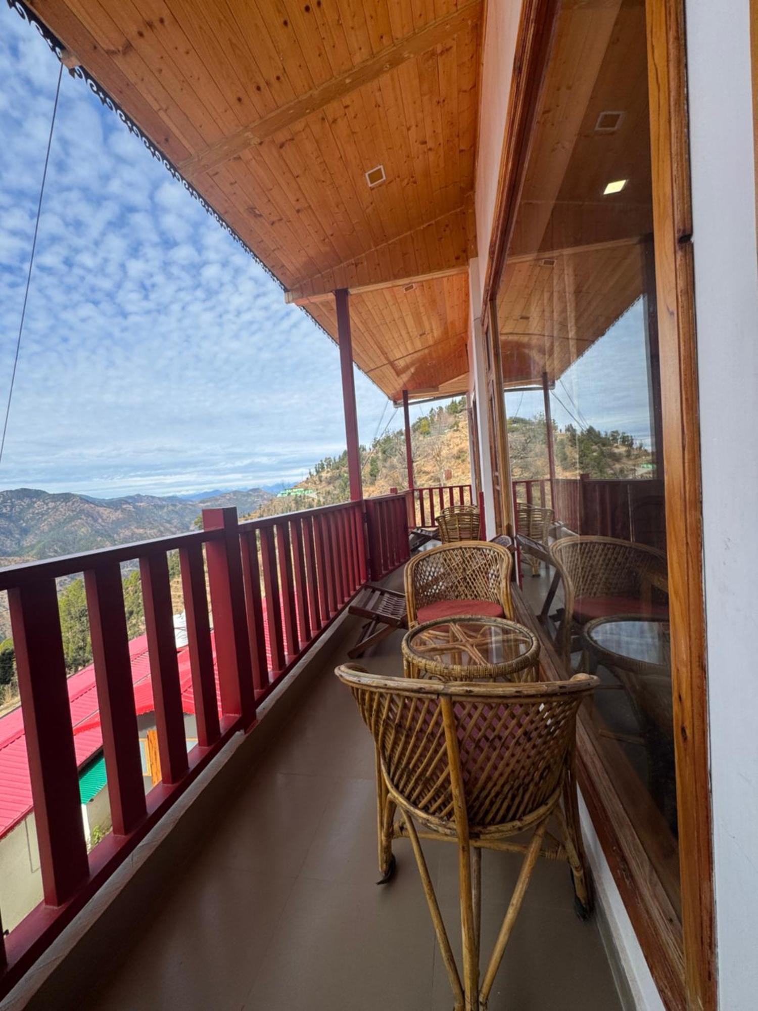 The Vintage Hill Village - Himalayan Boutique Resort Канатал Экстерьер фото